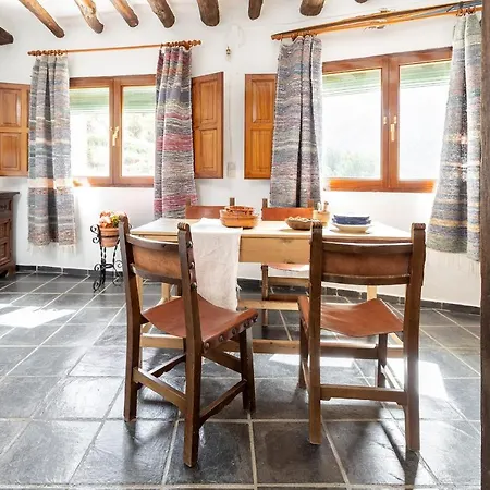 El Fuerte De Atabuey Holiday home Trevelez